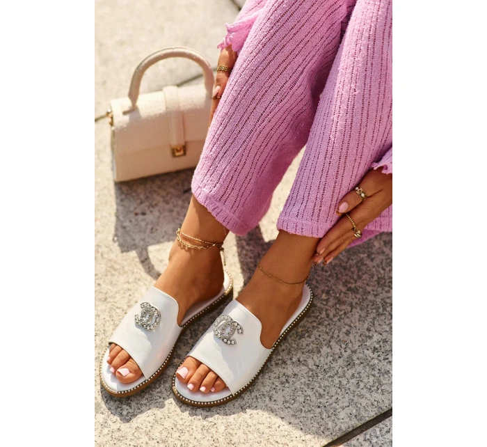 Elegantní dámské lesklé pantofle s ozdobou S.Barski Stříbrná Elegantní dámské lesklé pantofle s ozdobou S.Barski Stříbrná