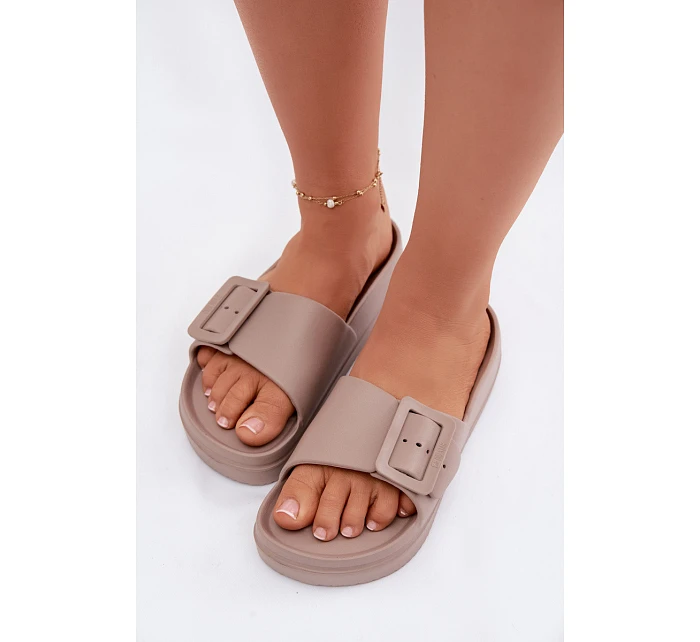 Dámské pěnové sandály na platformě s přezkou Big Star TT274A079 tmavě béžové