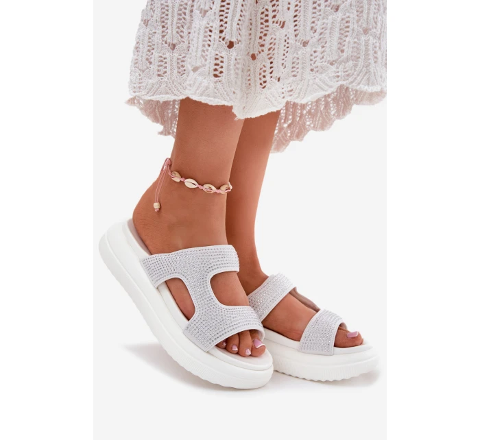 Zdobené Dámské Pantofle Na Platformě Bílé model 21699284 - Boto Zdobené Dámské Pantofle Na Platformě Bílé model 21699284 - Boto