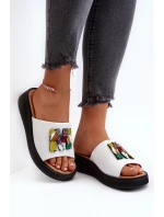 Dámské kožené pantofle na platformě s ozdobou Béžové model 21649467 - VINCEZA