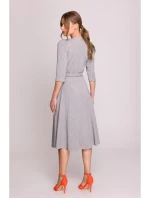 šaty s páskem šedé model 20966348 - STYLOVE šaty s páskem šedé model 20966348 - STYLOVE