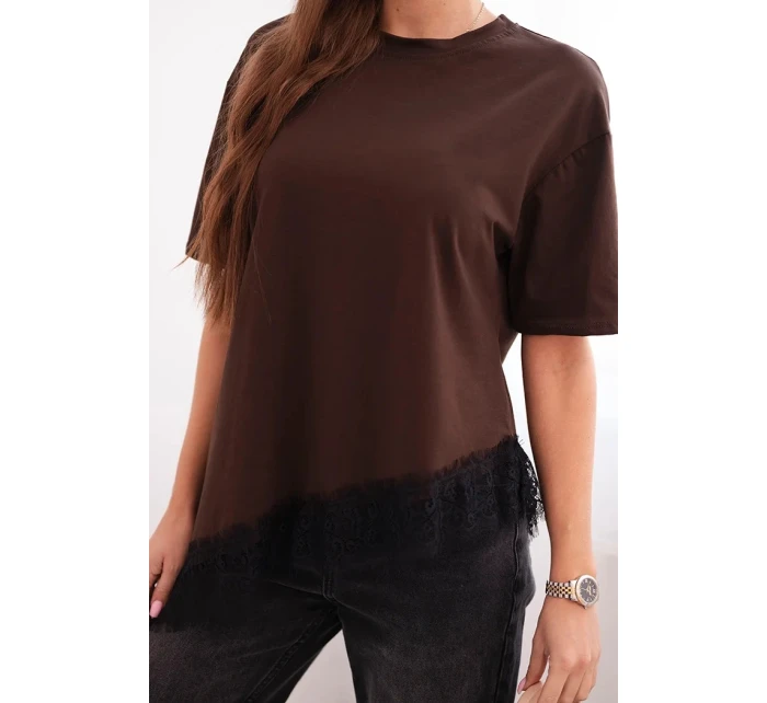 Dámská asymetrická bavlněná blůza s krajkou dole hnědá Dámská asymetrická bavlněná blůza s krajkou dole hnědá