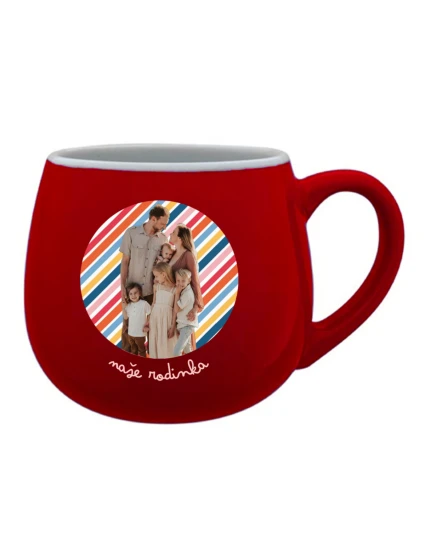 Personalizovaný keramický hrníček s výřezem fotky na podkladu