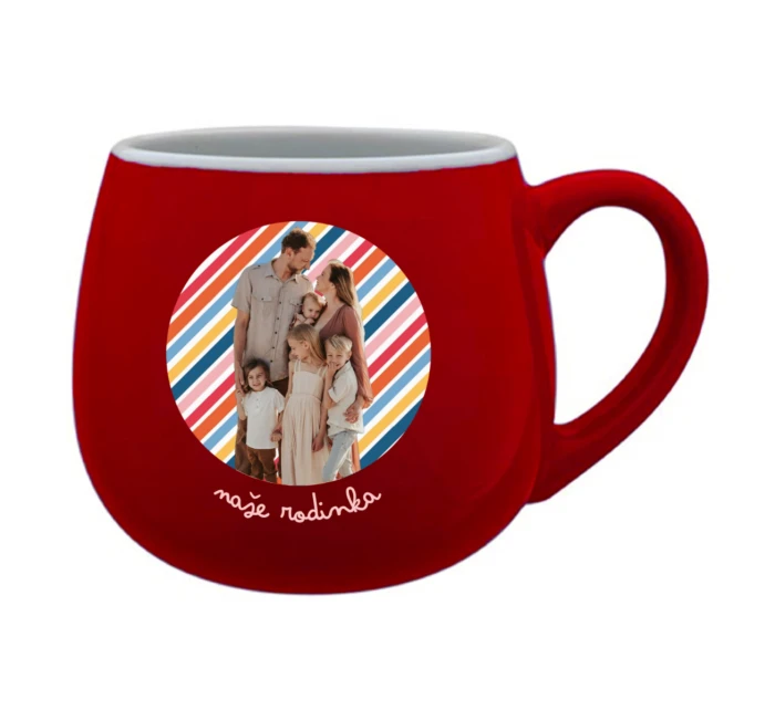 Personalizovaný keramický hrníček s výřezem fotky na podkladu