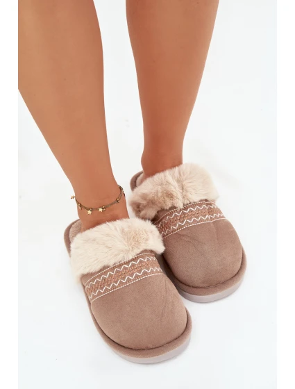 Dámské pantofle s kožíškem a výšivkou – khaki Devianne Dámské pantofle s kožíškem a výšivkou – khaki Devianne