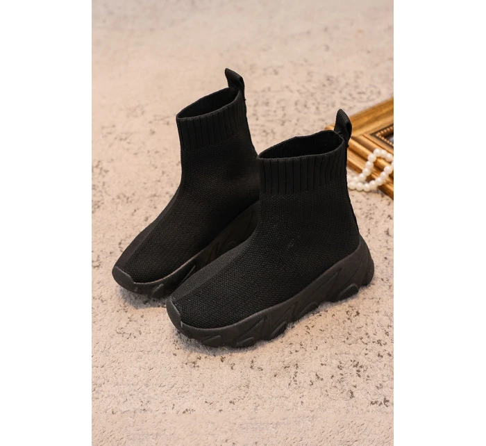 Dětské sportovní boty ze  černé model 21634684 - Boto