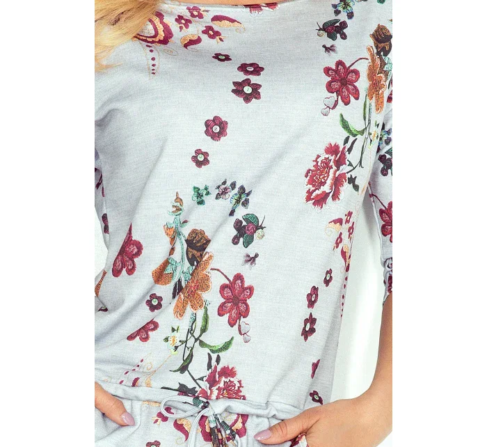 Dámské šaty netopýří střih s kapsami a zavazovací tkanicí květinové šedé - Šedá / S - Numoco