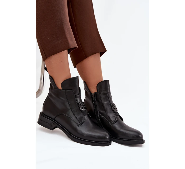 Dámské kotníkové boty zateplené s ozdobným detailem Briselda – černé Dámské kotníkové boty zateplené s ozdobným detailem Briselda – černé