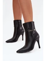 Dámské kotníkové boty na podpatku s páskem a vyhřívané černé model 21710807 - Boto Dámské kotníkové boty na podpatku s páskem a vyhřívané černé model 21710807 - Boto