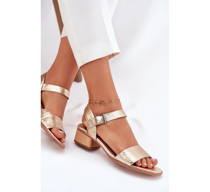 Kožené Dámské Sandály Na Podpatku model 21694741 Zlaté - Maciejka Kožené Dámské Sandály Na Podpatku model 21694741 Zlaté - Maciejka
