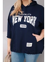 Dámská mikina Plus Size z viskózy s kapucí a model 22201081 kapsou tmavě modrá - K-Fashion Dámská mikina Plus Size z viskózy s kapucí a model 22201081 kapsou tmavě modrá - K-Fashion