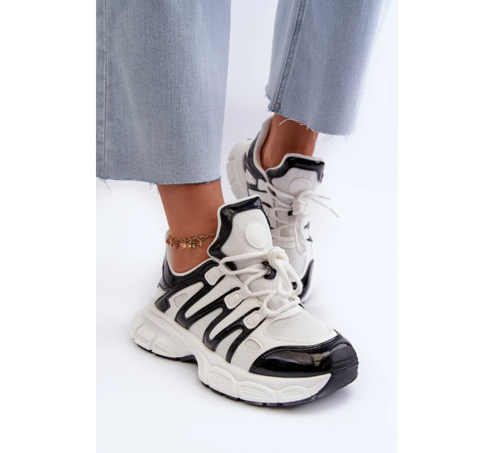 Dámské tenisky na masivní podrážce bílé model 21659047 - Boto Dámské tenisky na masivní podrážce bílé model 21659047 - Boto