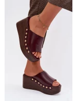 Dámské nazouváky na platformě a na podpatku s zlatými přezkami Bordó Farinelle Dámské nazouváky na platformě a na podpatku s zlatými přezkami Bordó Farinelle