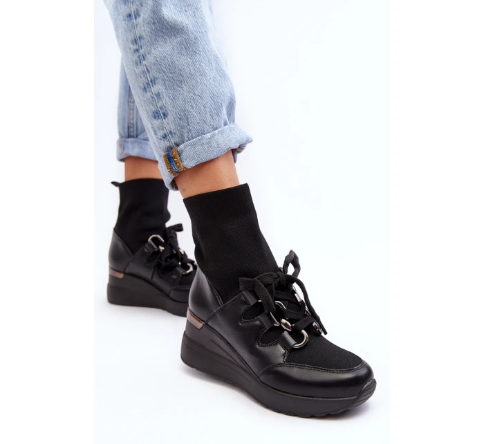 Dámské Botky Na Koturnu Se Soketou Černé Helladina Dámské Botky Na Koturnu Se Soketou Černé Helladina