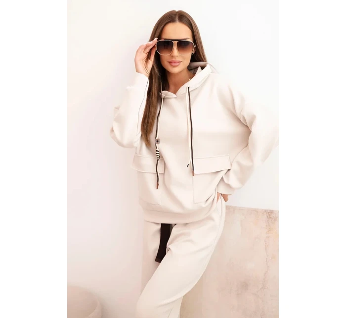Komplet dámský máslový mikina s kapucí a kalhoty s páskem béžový Komplet dámský máslový mikina s kapucí a kalhoty s páskem béžový