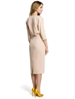 Dámské šaty střední délky s volným vrškem M360 béžové - Moe Dámské šaty střední délky s volným vrškem M360 béžové - Moe