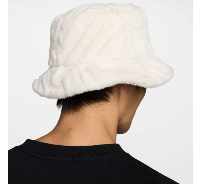 Zateplená čepice model 21420682 - NIKE Zateplená čepice model 21420682 - NIKE