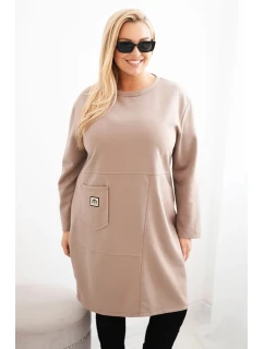 Dámské šaty Plus Size máslové s kapsou a rukávem 3/4 camelový