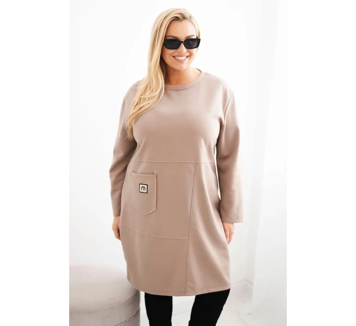 Dámské šaty Plus Size máslové s kapsou a rukávem 3/4 camelový Dámské šaty Plus Size máslové s kapsou a rukávem 3/4 camelový