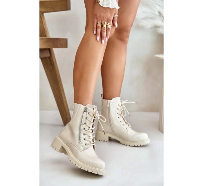 Lakované boty workerky na zip zateplené béžové Ravanthia Lakované boty workerky na zip zateplené béžové Ravanthia