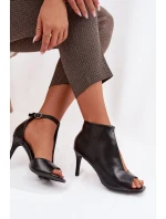 Dámské sandály na podpatku Černé model 22037749 - Boto