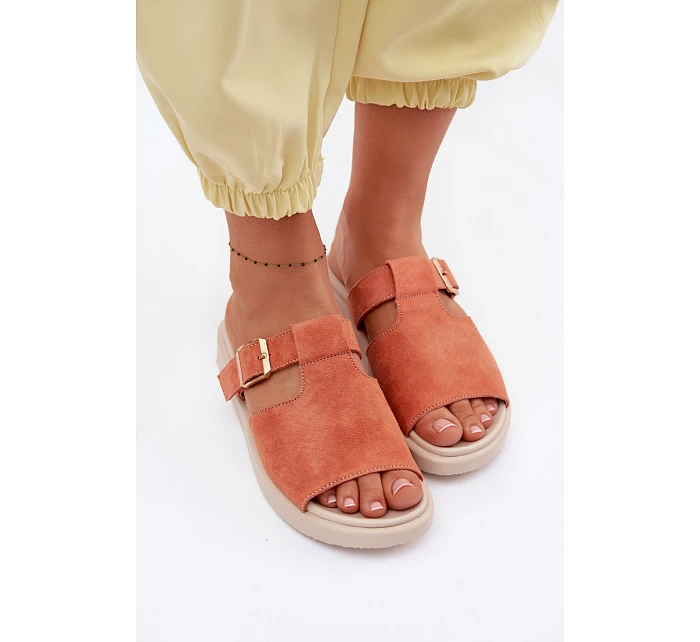 Semišové dámské sandály na platformě s zlatým sponou Oranžové model 22095001 - Boto
