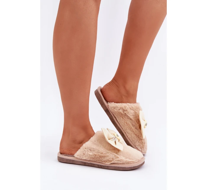 Dámské Pantofle S Kožešinou A Mašlí Béžové model 21681839 - Boto Dámské Pantofle S Kožešinou A Mašlí Béžové model 21681839 - Boto
