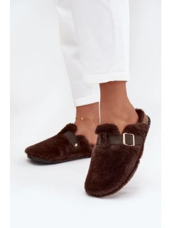 Kožešinové dámské pantofle na platformě s páskem a sponou hnědé model 21709369 - Boto