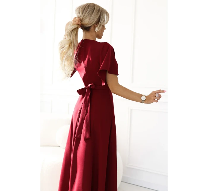 Dlouhé dámské šaty ve vínové bordó barvě s rozparkem na  a výstřihem model 20893015 - numoco