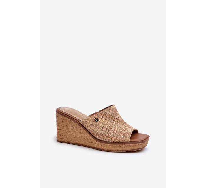 Dámské pantofle na podpatku model 21659185 Beige - SERGIO LEONE