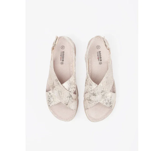 Praktické  sandály dámské Jasnobeżowy na plochém podpatku