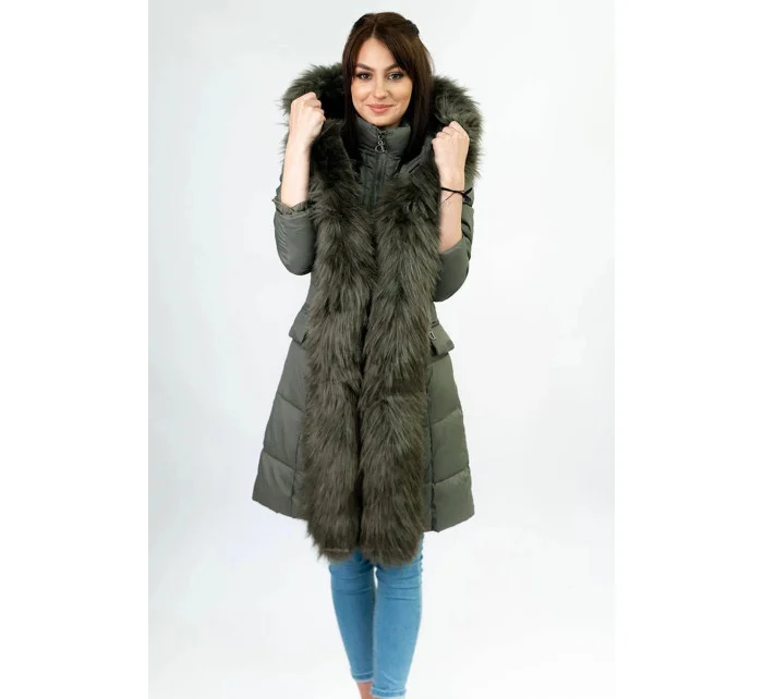 Prošívaná dámská zimní bunda v khaki barvě s kapucí (aura) Prošívaná dámská zimní bunda v khaki barvě s kapucí (aura)