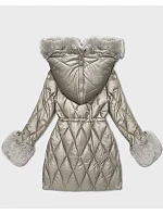 Béžová bunda s kožešinovou kapucí, model 21757959 - HONEY WINTER Béžová bunda s kožešinovou kapucí, model 21757959 - HONEY WINTER