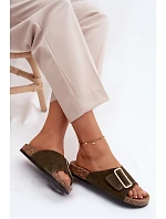 Kožené semišové dámské pantofle s přezkou tmavě zelené model 22120808 - Boto