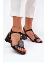 Kožené Lakované Dámské Sandály Na Podpatku S Ozdobou model 21695192 Černé - VINCEZA
