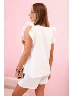 Dámský komplet s volánem – halenka s krátkým rukávem a šortky s gumičkou ecru