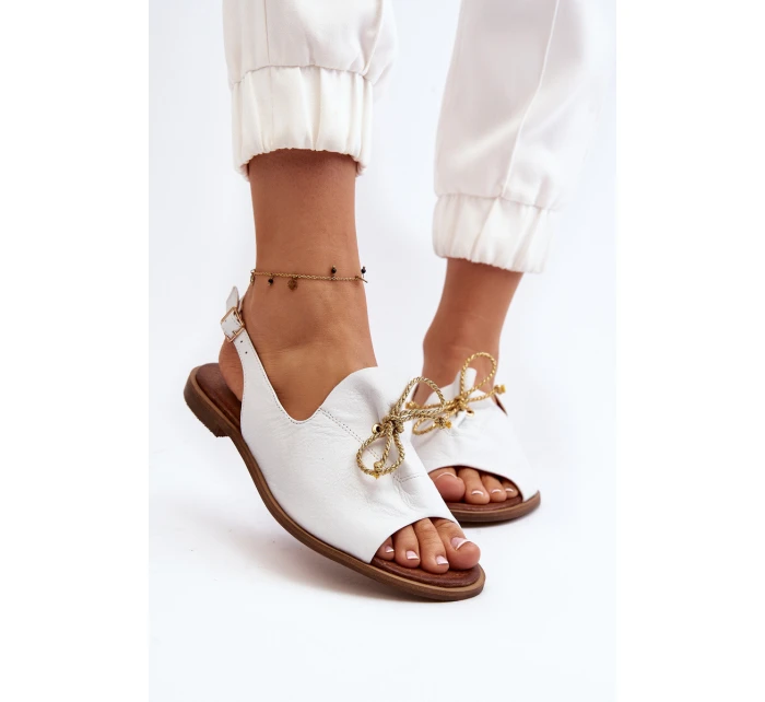 Kožené ploché sandály model 21646113 bílé - Zazoo