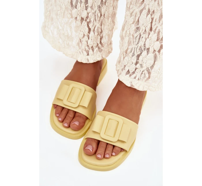 Dámské nazouváky s nízkým podpatkem s přezkou Žluté Melivra