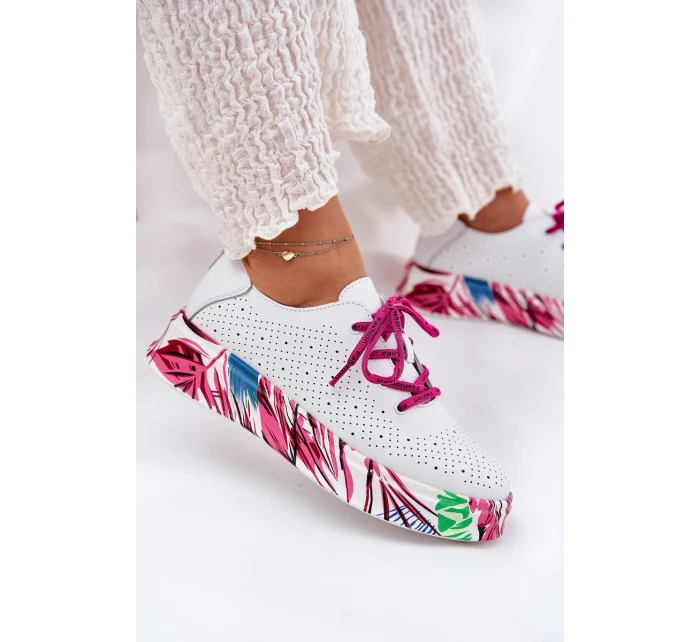 Dámské Kožené Sneakersy Na Vzorované Platformě model 21691905 Bílé - VINCEZA