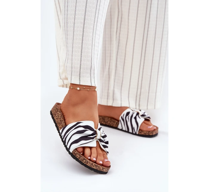 Dámské pantofle na korkové platformě Zebra model 21696548 - Boto Dámské pantofle na korkové platformě Zebra model 21696548 - Boto