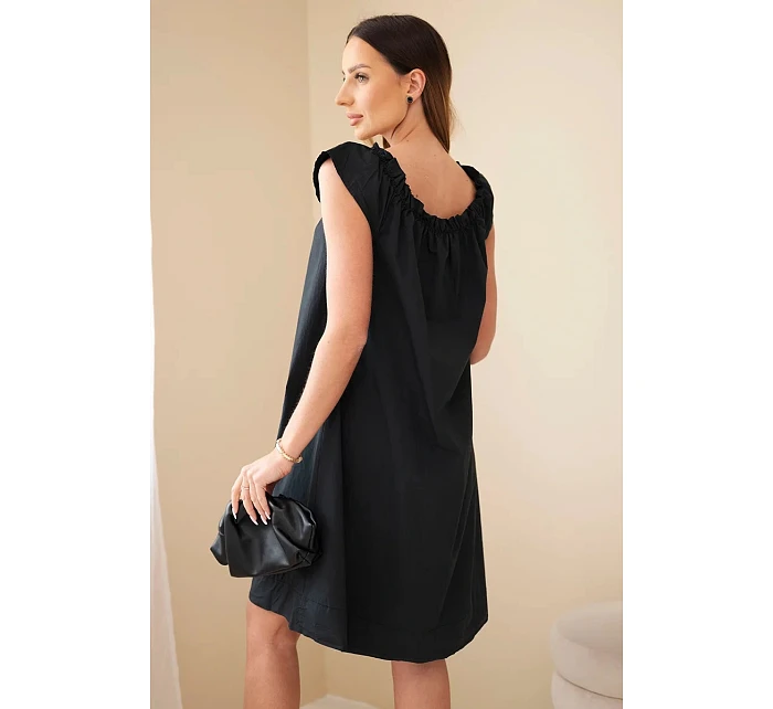 Dámské bavlněné šaty s nařaseným výstřihem a volánkem černá