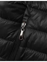 Černá prošívaná vesta s odepínací kapucí model 20828079 - J.STYLE Černá prošívaná vesta s odepínací kapucí model 20828079 - J.STYLE