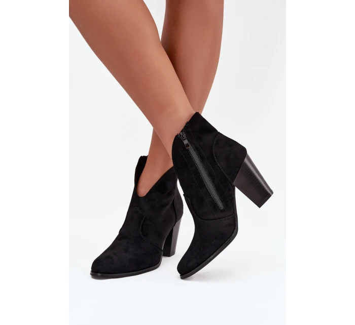 Dámské kotníčkové boty na podpatku z eko semiše černé model 21711578 - Boto