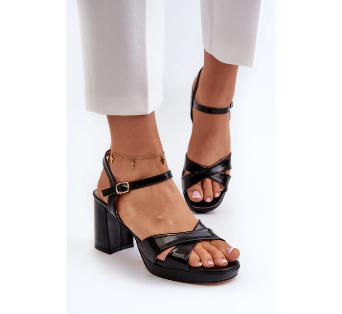 Dámské sandály na podpatku z ekologické kůže černé model 21657968 - EVENTO Dámské sandály na podpatku z ekologické kůže černé model 21657968 - EVENTO