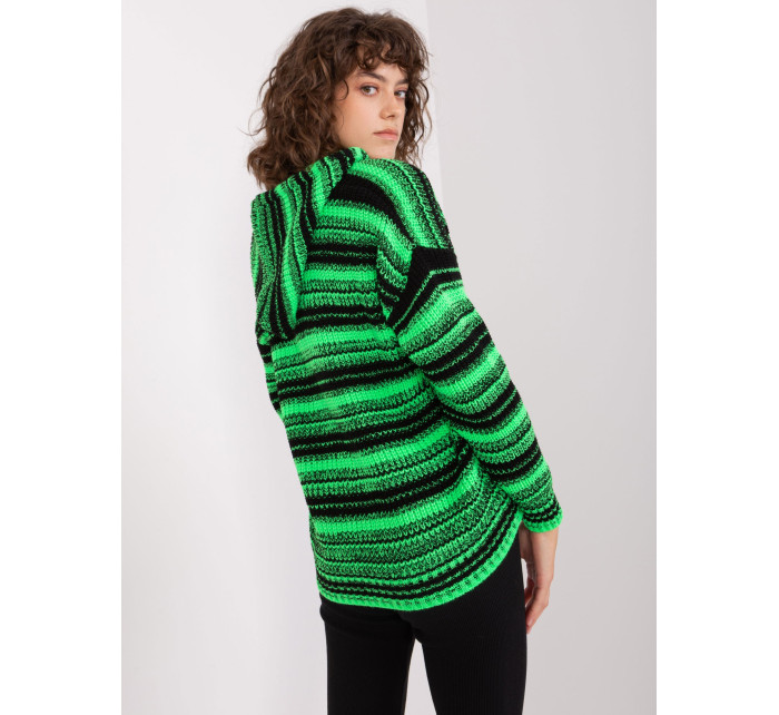 Zelený a černý vlněný svetr