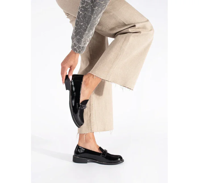 Krásné dámské černé mokasíny na plochém podpatku Krásné dámské černé mokasíny na plochém podpatku