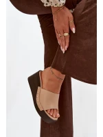 Dámské nazouváky na platformě se zlatými cvoky Béžové Arionne