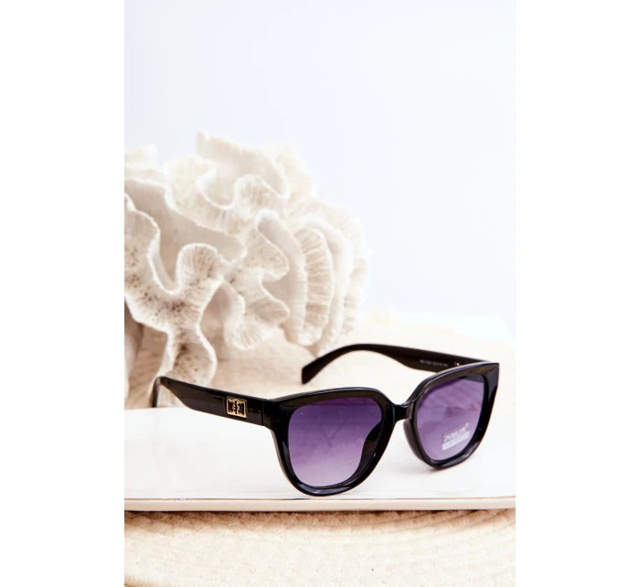 Dámské sluneční brýle s černými detaily a zlatými UV400 Dámské sluneční brýle s černými detaily a zlatými UV400