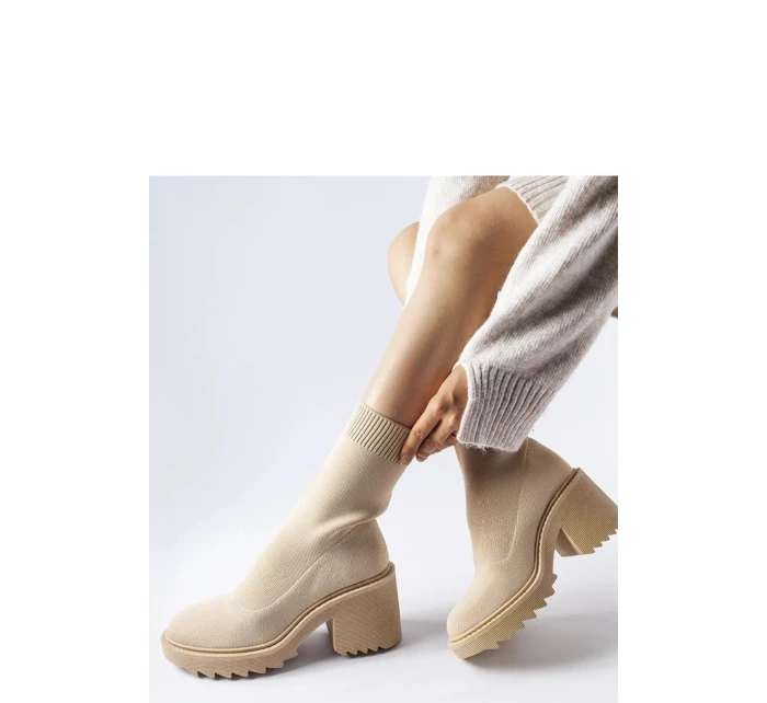 Boty na podpatku model 206510 Solea Boty na podpatku model 206510 Solea