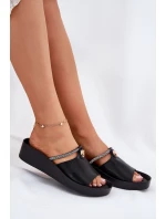 Kožené Dámské Pantofle S Ozdobným Páskem model 21698290 Černé - S.Barski Kožené Dámské Pantofle S Ozdobným Páskem model 21698290 Černé - S.Barski